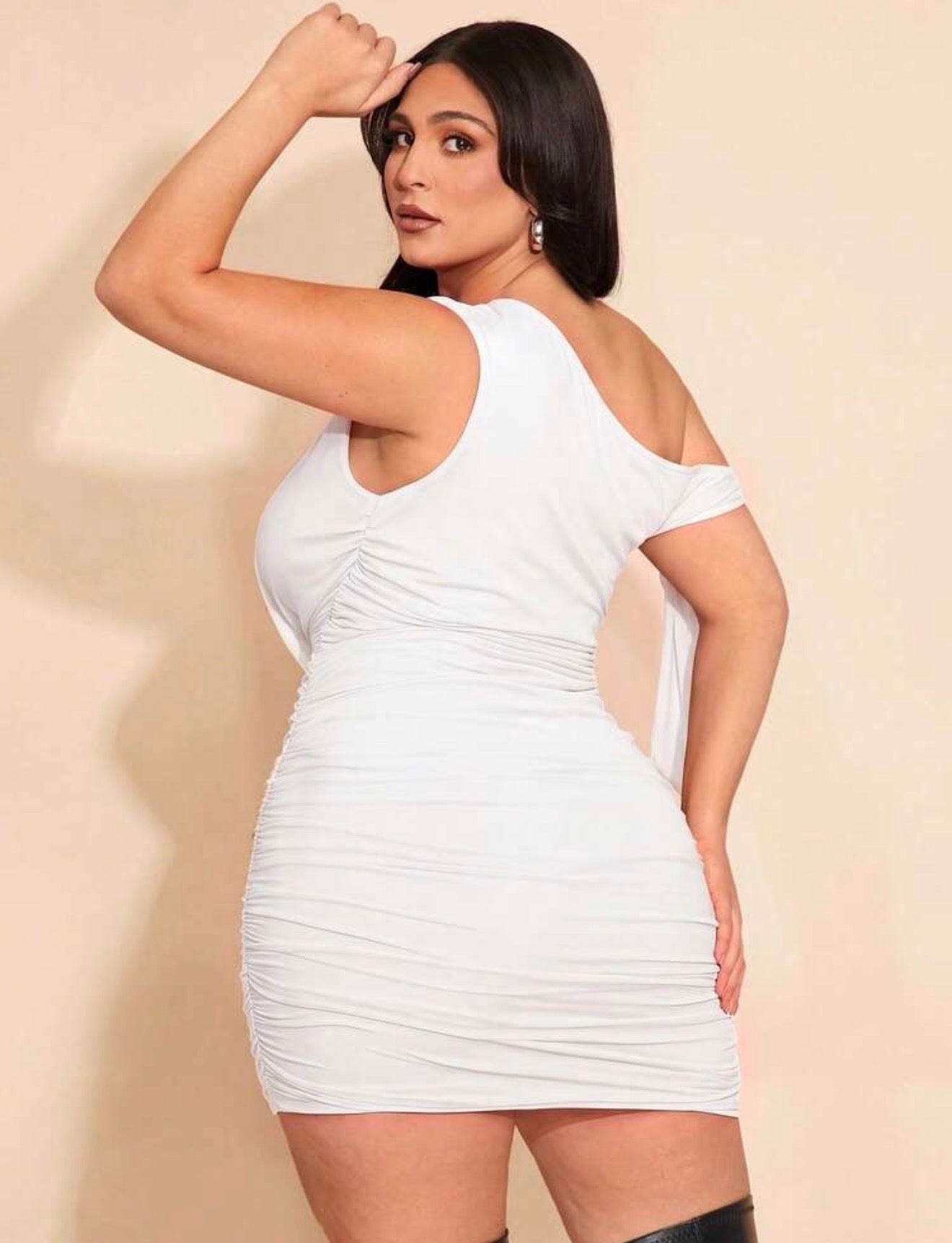 PLUS SIZE Asymmetrical Open Shoulder Ruched Hem Dress