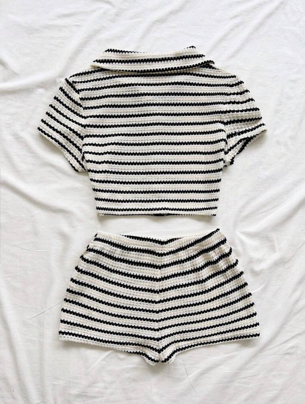 Cropped Short Sleeve Top And Shorts 2PCS SET