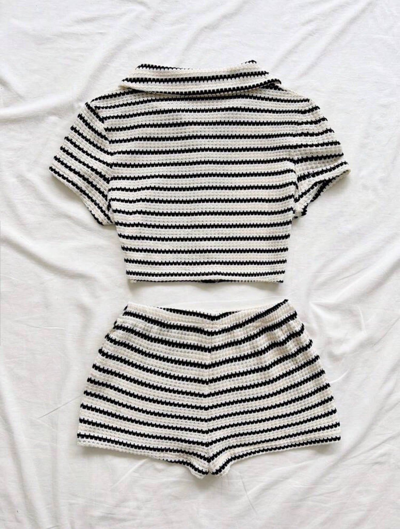 Cropped Short Sleeve Top And Shorts 2PCS SET