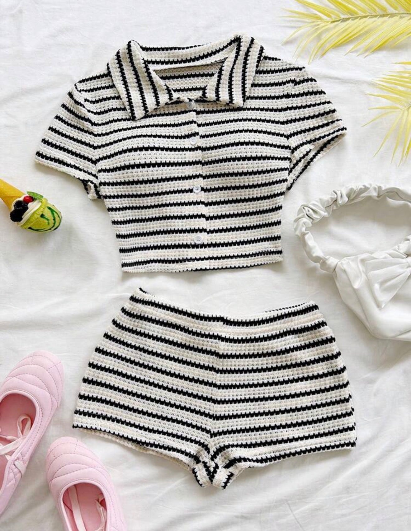 Cropped Short Sleeve Top And Shorts 2PCS SET